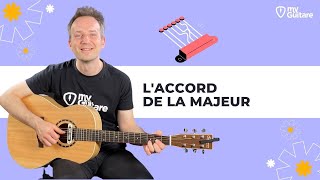 Laccord de La Majeur à la guitare [upl. by Eenafit837]