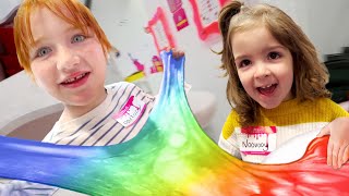 MAKiNG RAiNBOW SLiME with Adley Navey and Niko at Sloomoo in NYC Family Vacation in the Big City [upl. by Alyaj]