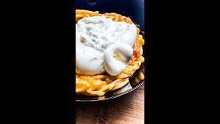 🅰️🅾️Pasta al pomodoro e burrata 🅰️🅾️ chef ricette cucinaitaliana burrata [upl. by Lybis]