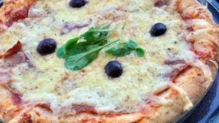 Recept Klasična pica pizza s šunko in sirom priprava testa za pizzo [upl. by Sivrat]