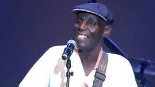 Oliver Mtukudzi feat Hugh Masekela  Todii Live [upl. by Alida257]