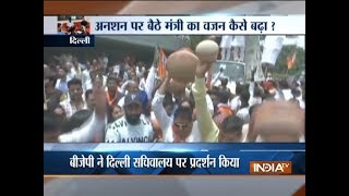 BJP leaders stage protest at Delhi secretariat against looming water crisis in national capital [upl. by Liva]