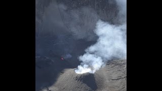 Les COMORES  Le Karthala un volcan méconnu [upl. by Okika714]