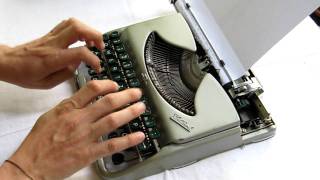 Groma Kolibri typewriter [upl. by Sucramd]