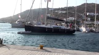 Successful sailboat docking in gusty wind Mykonos [upl. by Maibach]