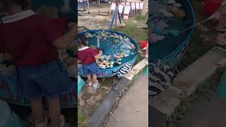 Yumna mancing ikan balita kolam taman permainan [upl. by Victorie902]