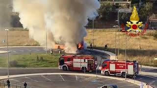 Autobus in fiamme a Perugia intervento vigili del fuoco a San Marco [upl. by Alihs]