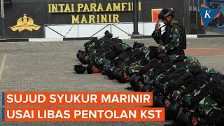 Sujud Syukur Pasukan Khusus Marinir Pulang Operasi Berhasil quotSikatquot Pentolan KST [upl. by Amitie853]