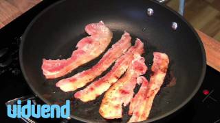 Cooking Streaky Bacon [upl. by Nnayhs]