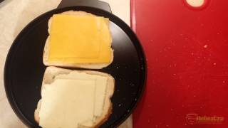 Making a Grilled Cheese Sandwich in the Microwave with Reheatza® [upl. by Letniuq1]