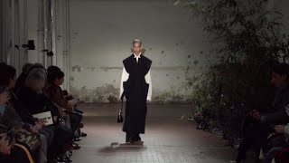 Jil Sander FallWinter 2019 Womens Show [upl. by Nallij162]