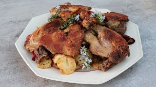 Recette du confit de canard à la plancha pommes sarladaises [upl. by Jer377]