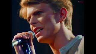 Moonage Daydream David Bowie  Heroes live [upl. by Ardnekal941]