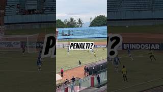 Pelanggaran di kotak penalti Persibo vs Persewar [upl. by Ahsikyt]