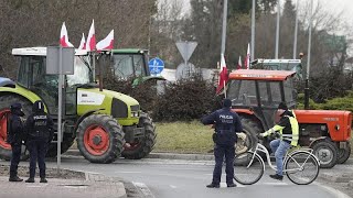 Pologne  les agriculteurs ont bloqué des points de passage à lUkraine [upl. by Shyamal]