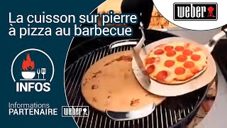 Une pizza au barbecue avec la pierre à pizza Weber [upl. by Lirbij]