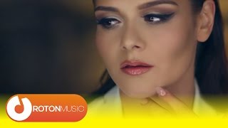 Alexandra Crisan  Mintema frumos Official Music Video [upl. by Rhine]