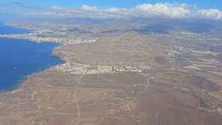 Anflug auf Teneriffa mit Blick auf den Teide und Landung auf dem Airport Teneriffa Süd [upl. by Anamor]