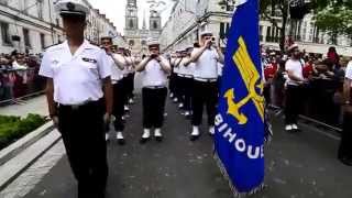 Le Bagad De LannBihoué aux fêtes johanniques Orléans 2014 [upl. by Krueger611]