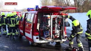 Drei Verletzte bei Verkehrsunfall in Ansfelden [upl. by Ellenor64]