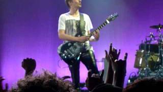 Matt Bellamy from Muse shredding on guitar [upl. by Butterfield]