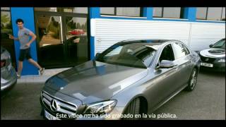 MercedesBenz Clase E 2016 Aparcamiento automático  km77com [upl. by Enilegnave176]