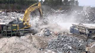 Lindner 95DK Shredder doing demolition [upl. by Haissi]