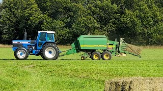 Quick video of a Ford 8730 and McCormick ZTX280 Big baling [upl. by Sprague]