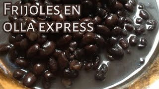 Frijoles Negros Olla de presion Receta Cubana [upl. by Anuala723]