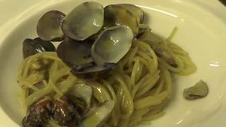 Spaghetti con vongole e bottarga  PrenotoIO [upl. by Taimi]