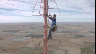 Changement dune ampoule sur une antenne relais de 460 metres [upl. by Sharona]