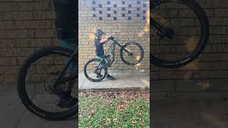 Dialed MTB suspension Hughsmtb mountainbikejumps mtb mtbsuspension mtbjumps fyp [upl. by Halik]