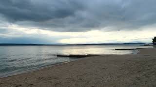 Sonnenuntergang Meer Spaziergang Crikvenica Sand Kies Strand Kroatien Frühling April Wasser Croatia [upl. by Cassie]