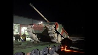 Loading the Saumur Panther tank at Bastogne Barracks NUTS 2019 [upl. by Diantha]