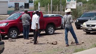 Agreden a choferes en bloqueo a carreteras en Sonora [upl. by Crispin948]