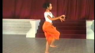 Chha Bannchos Female Role of the Cambodian Dance Part 1 [upl. by Suiramed]