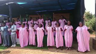 IYO MBIMENYA COVER BIGIZI Gentil by Bethel choir live muri concert [upl. by Jard39]