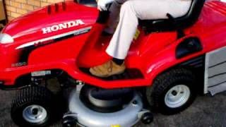 HONDA HF2620H Hydrostatic Tractor [upl. by Nawaj431]