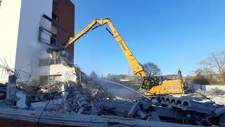 Norway  Oslo  AF Decom Sinsen demolition with Cat 340 and 352 High Reach next gen and a 352F [upl. by Amein]