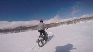 ファットバイクで氷上ライドしたよ！実際は雪の上だけど、、、【無印良品カンパーニャ嬬恋キャンプ場】 [upl. by Hamrnand]