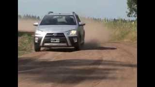 Toyota Etios Cross  Test  Martín Sacán [upl. by Dibrin]