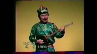 Gennadi Tumat  Tuvan Throat Singing Khoomei Sygyt Kargyraa [upl. by Amitie790]