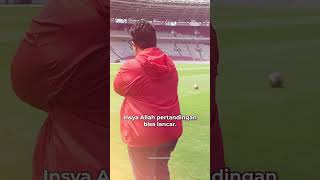 Ketum PSSI Erick Thohir mengecek rumput SUGBK dan melihat latihan fisik para pemain Timnas [upl. by Aivatahs]