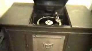 Edison Model 2C Long Play Diamond Disc phonograph [upl. by Yoreel931]