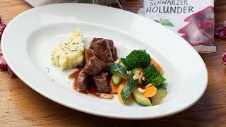 Rindsragout mit Rotweinsoße Chefkoch Anleitung für schnelles Boeuf Bourguignon mit tollen Beilagen [upl. by Verlie]