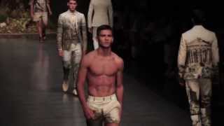 Le défilé DolceampGabbana homme printempsété 2014 à Milan [upl. by Cirala738]