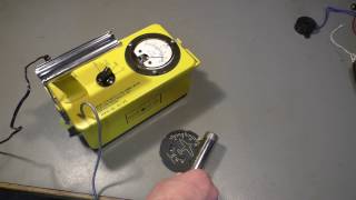 Geiger counter from 1963  CD V700 ENI PWJ60 [upl. by Boggers974]