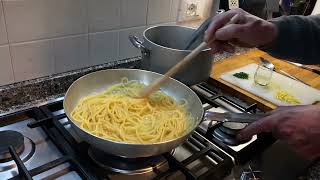 SPAGHETTI RISOTTATI AL LIMONE  Ricetta di Piero Benigni [upl. by Junna582]