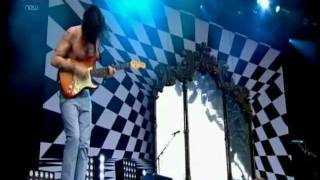 Biffy Clyro  Many Of Horror  Mountains  The Captain Live 2011 [upl. by Gorton]