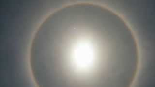 Halo de luz solar  Sun Halo in Mexico City  May 21 2015 [upl. by Koch]